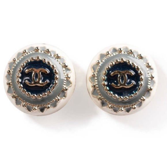 CHANEL Jewelry - Cc enamel earrings
